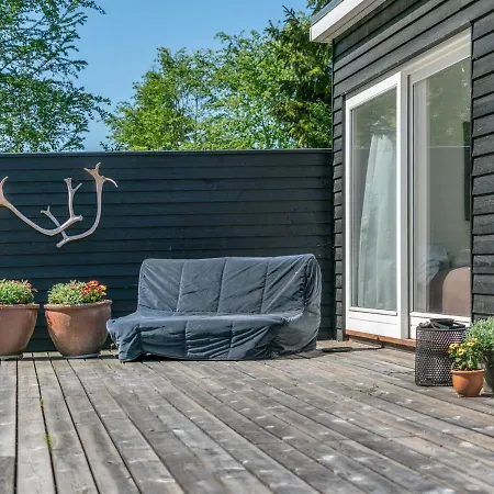Sighwith - 500m From The Sea In Ne Jutland By Interhome * Hals
